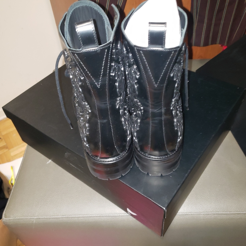 Versace appliqué floral ankle boots - Picture 9 of 11